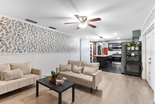 Active With Contract: $348,000 (3 beds, 2 baths, 2029 Square Feet)