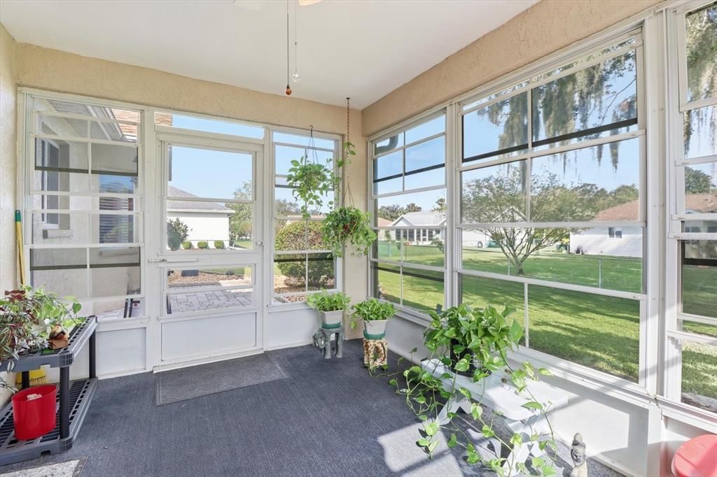 На продажу: $240,000 (2 спален, 2 ванн, 1232 Квадратных фут)