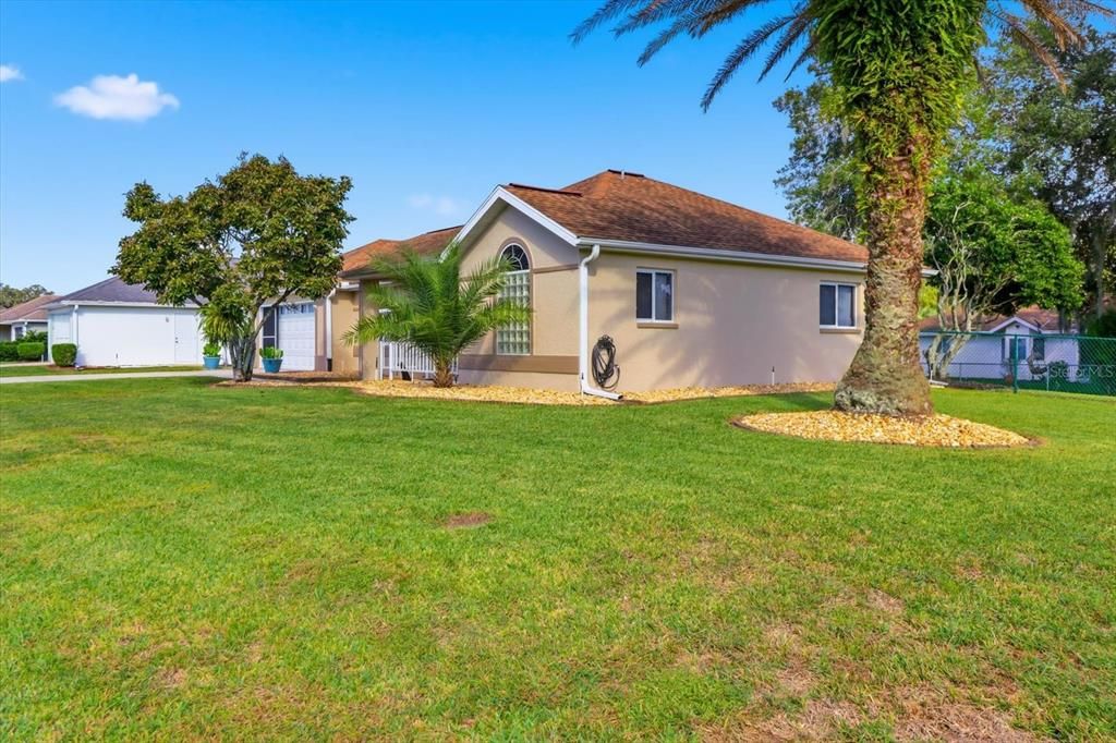 На продажу: $240,000 (2 спален, 2 ванн, 1232 Квадратных фут)