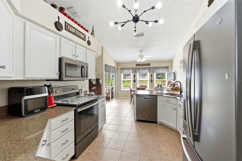 待售: $274,900 (3 贝兹, 2 浴室, 1761 平方英尺)