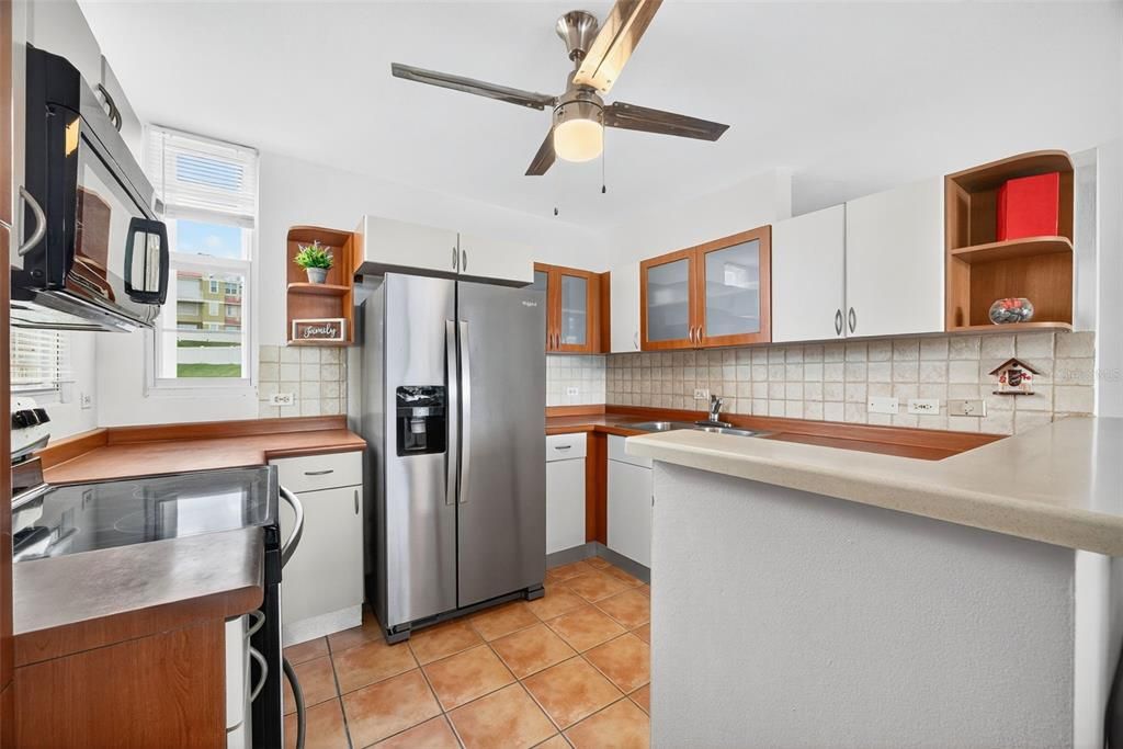 For Sale: $285,000 (3 beds, 2 baths, 1378.45 Square Feet)