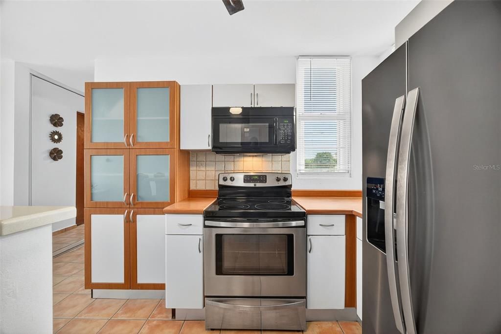 For Sale: $285,000 (3 beds, 2 baths, 1378.45 Square Feet)