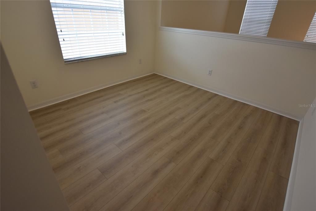 For Rent: $2,350 (4 beds, 2 baths, 1948 Square Feet)