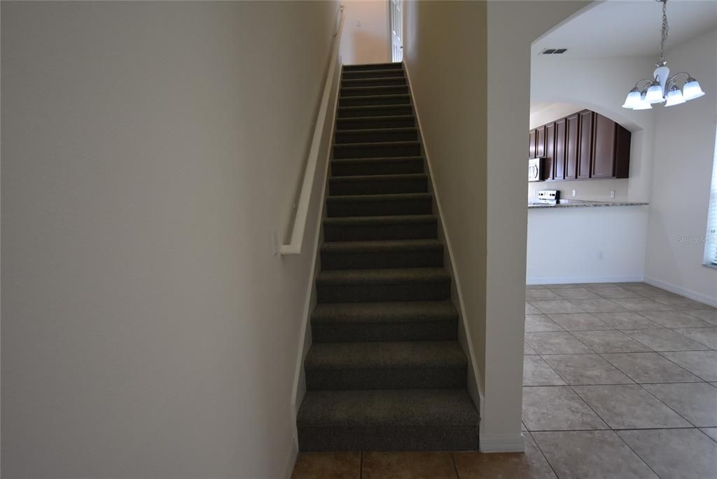 For Rent: $2,350 (4 beds, 2 baths, 1948 Square Feet)