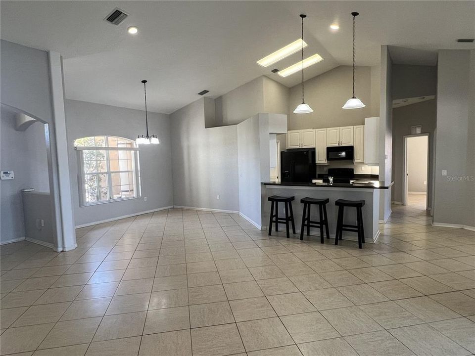 For Sale: $329,900 (3 beds, 2 baths, 2122 Square Feet)