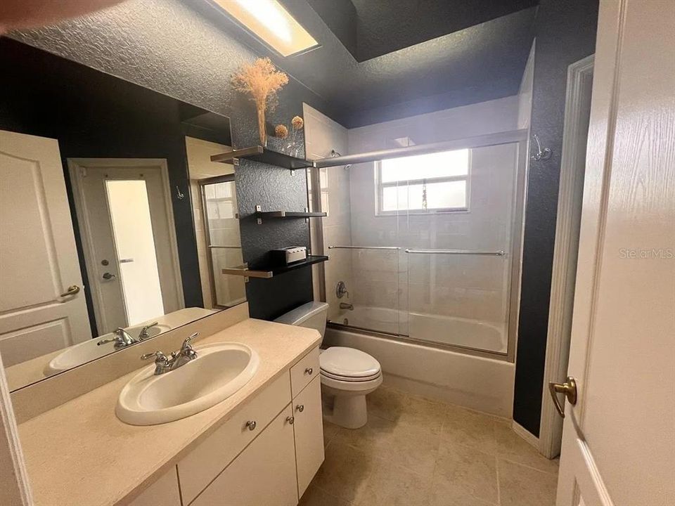 For Sale: $329,900 (3 beds, 2 baths, 2122 Square Feet)