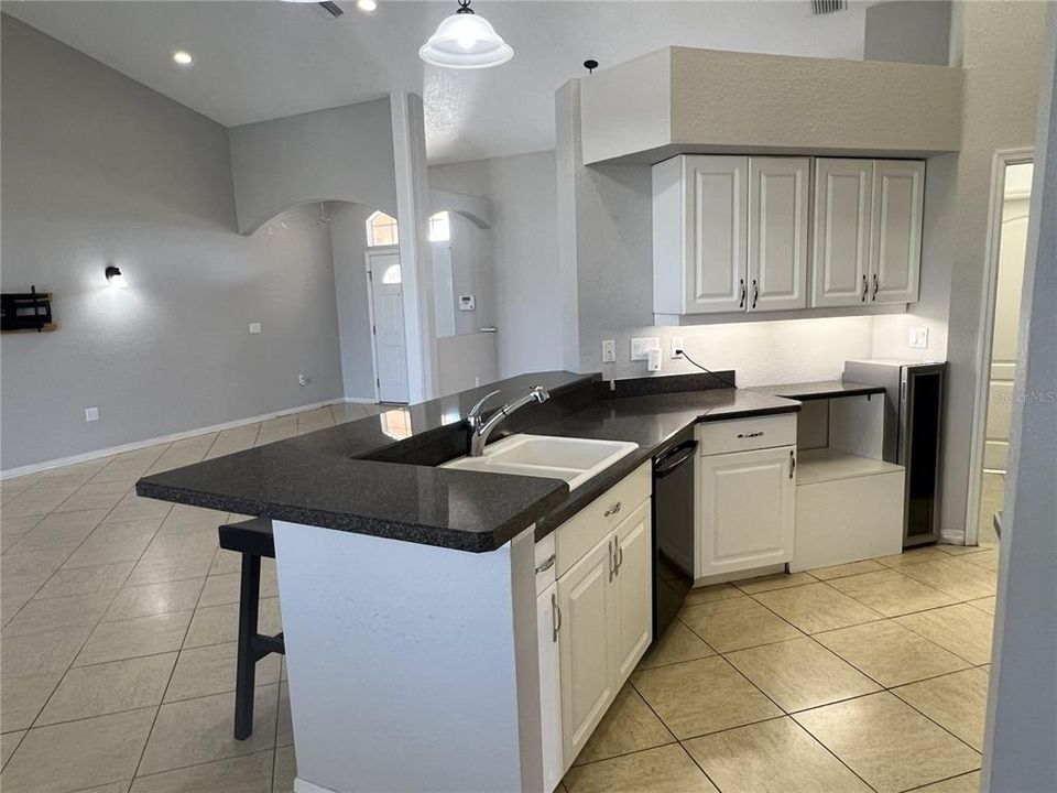 For Sale: $329,900 (3 beds, 2 baths, 2122 Square Feet)