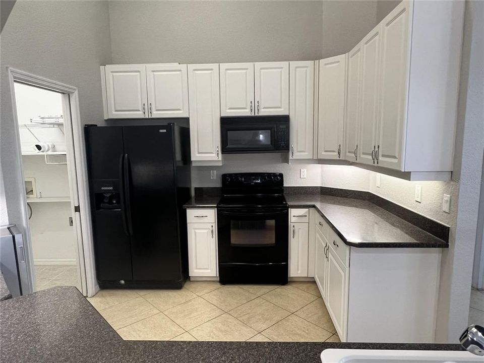 For Sale: $329,900 (3 beds, 2 baths, 2122 Square Feet)