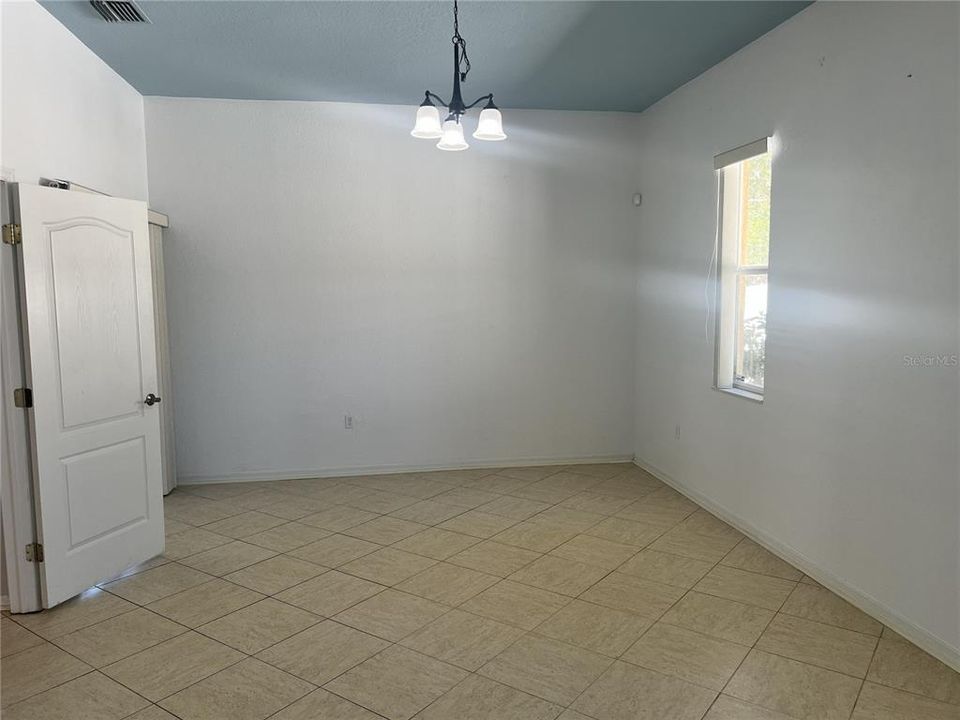 For Sale: $329,900 (3 beds, 2 baths, 2122 Square Feet)