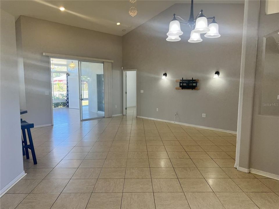 For Sale: $329,900 (3 beds, 2 baths, 2122 Square Feet)