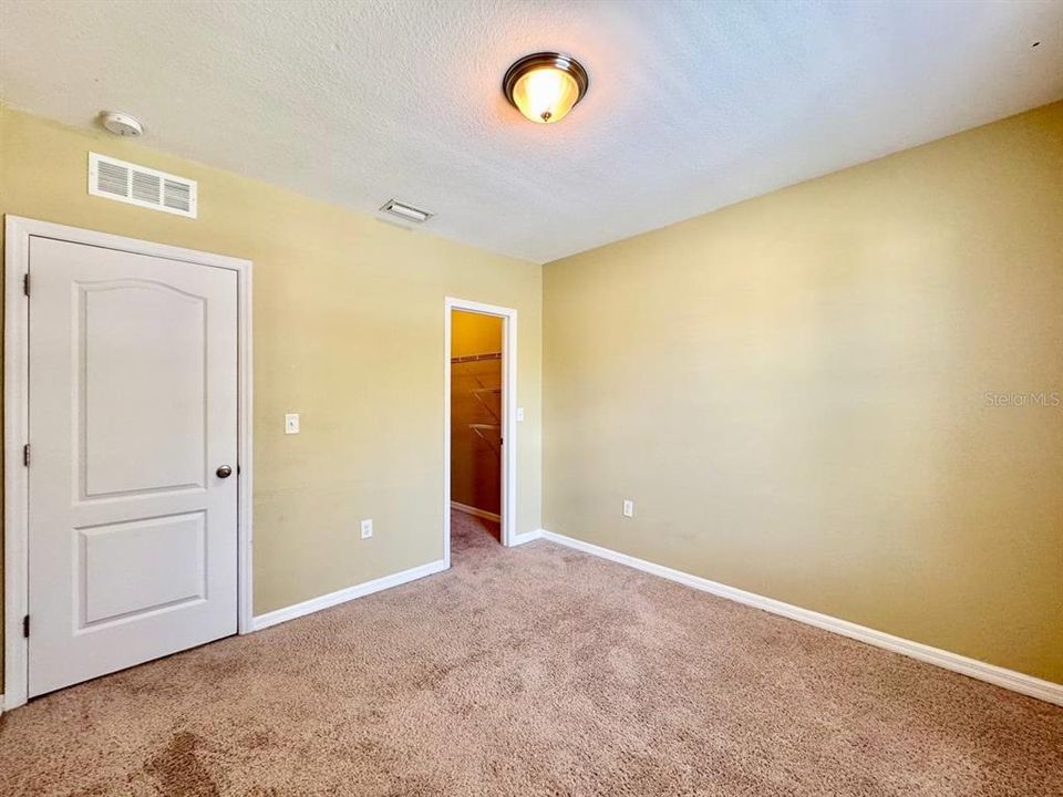 For Rent: $2,300 (3 beds, 2 baths, 1704 Square Feet)