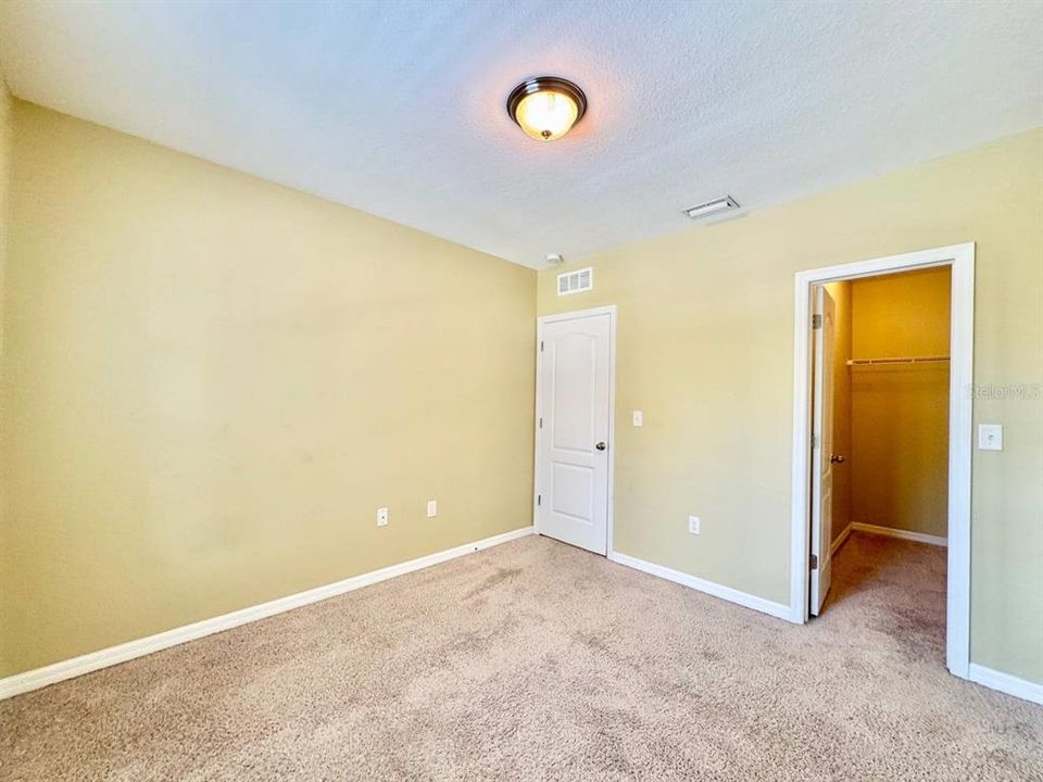 For Rent: $2,300 (3 beds, 2 baths, 1704 Square Feet)