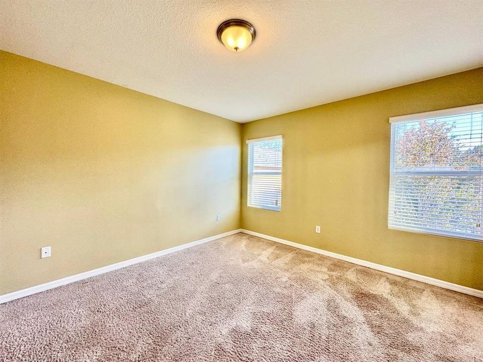 For Rent: $2,300 (3 beds, 2 baths, 1704 Square Feet)