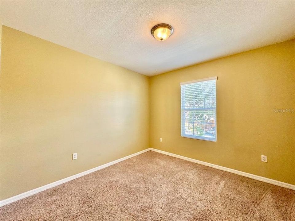 For Rent: $2,300 (3 beds, 2 baths, 1704 Square Feet)