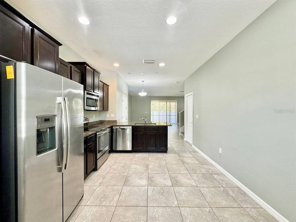 For Rent: $2,300 (3 beds, 2 baths, 1704 Square Feet)