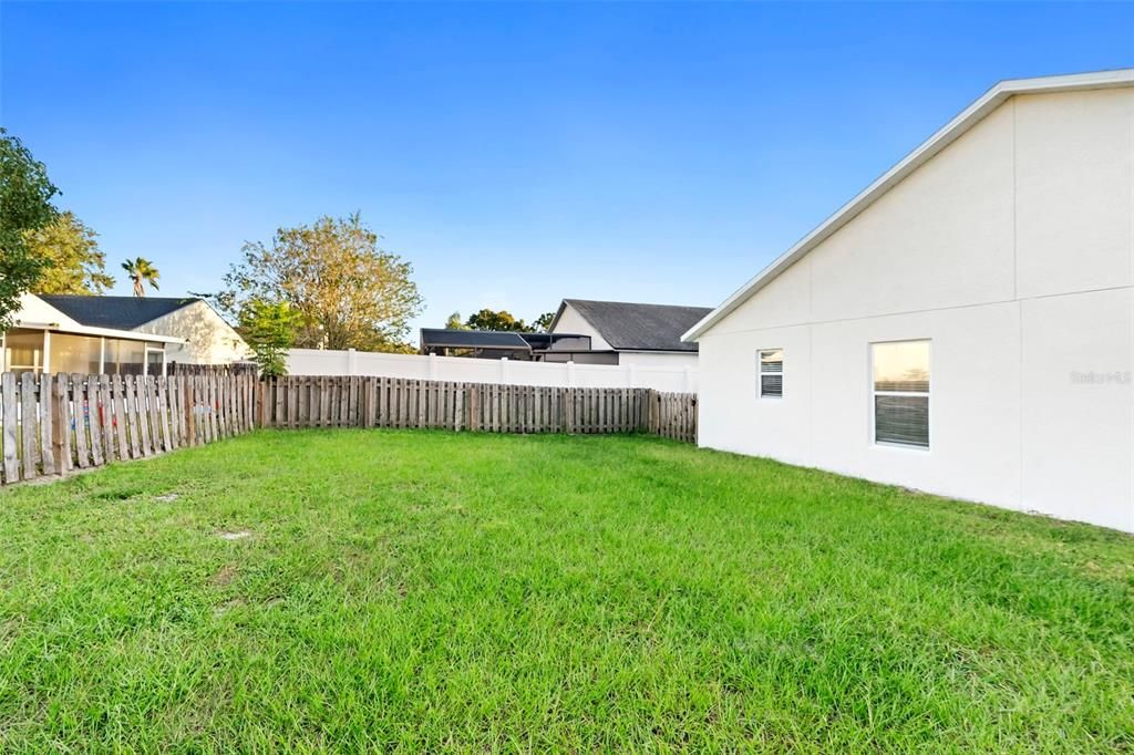 合同活跃: $388,000 (3 贝兹, 2 浴室, 1790 平方英尺)