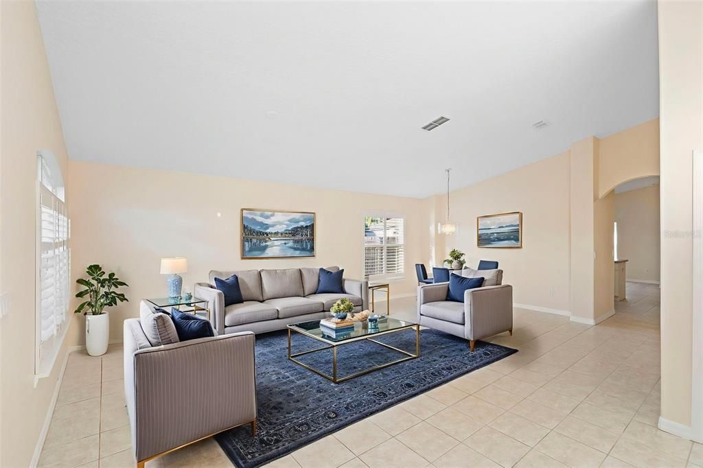 合同活跃: $388,000 (3 贝兹, 2 浴室, 1790 平方英尺)