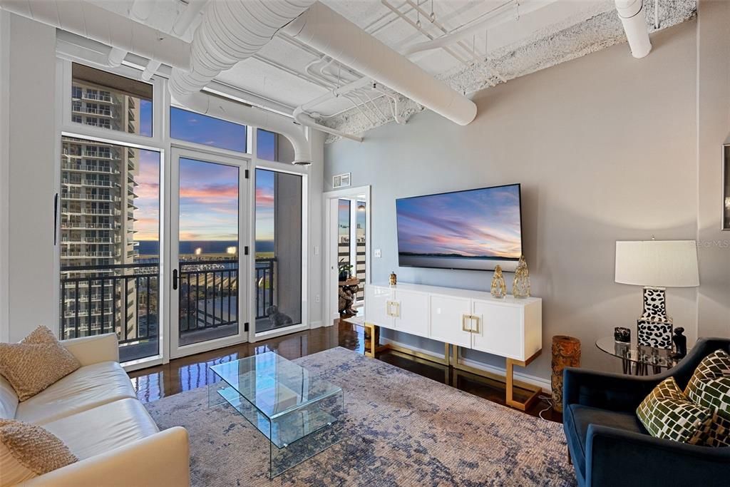 For Sale: $1,199,000 (2 beds, 2 baths, 1608 Square Feet)