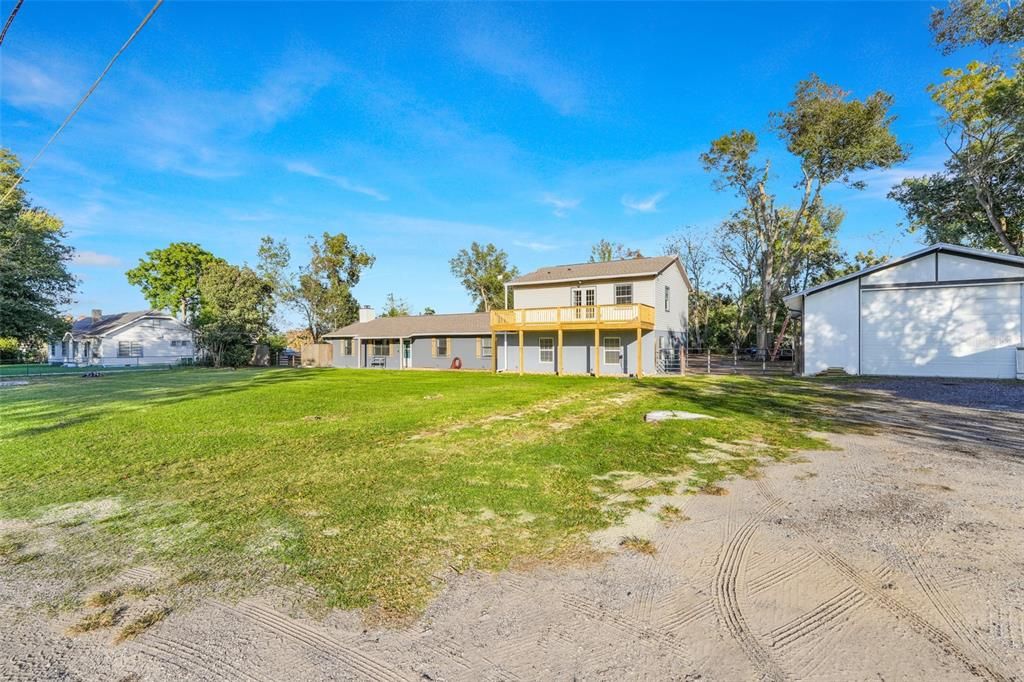 For Sale: $650,000 (6 beds, 3 baths, 3164 Square Feet)