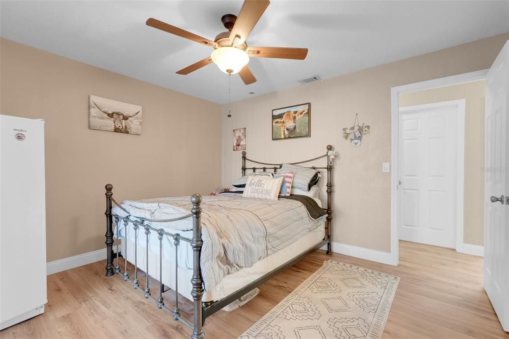 For Sale: $650,000 (6 beds, 3 baths, 3164 Square Feet)