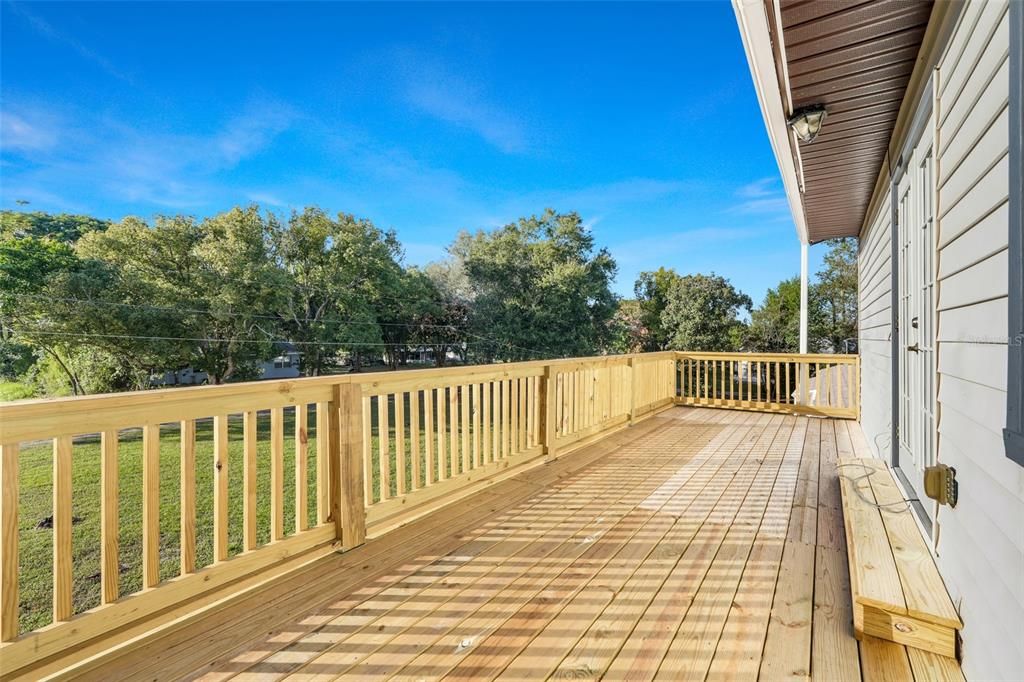 For Sale: $650,000 (6 beds, 3 baths, 3164 Square Feet)