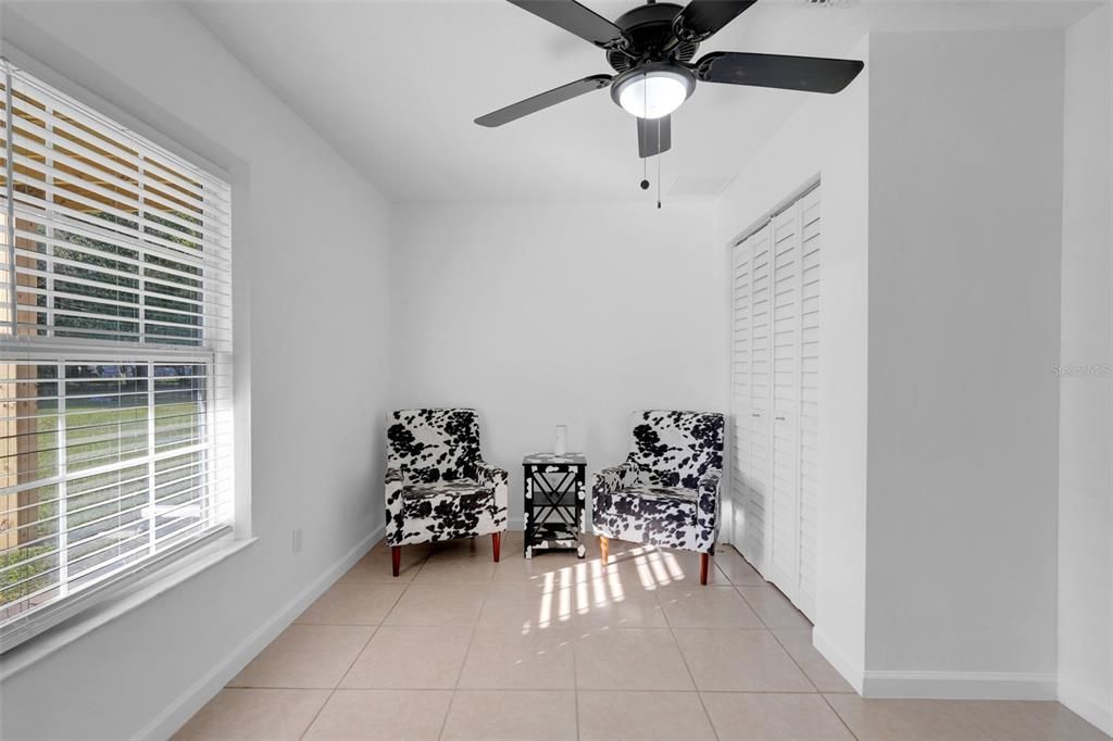 For Sale: $650,000 (6 beds, 3 baths, 3164 Square Feet)