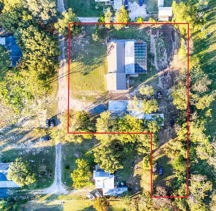 For Sale: $650,000 (6 beds, 3 baths, 3164 Square Feet)