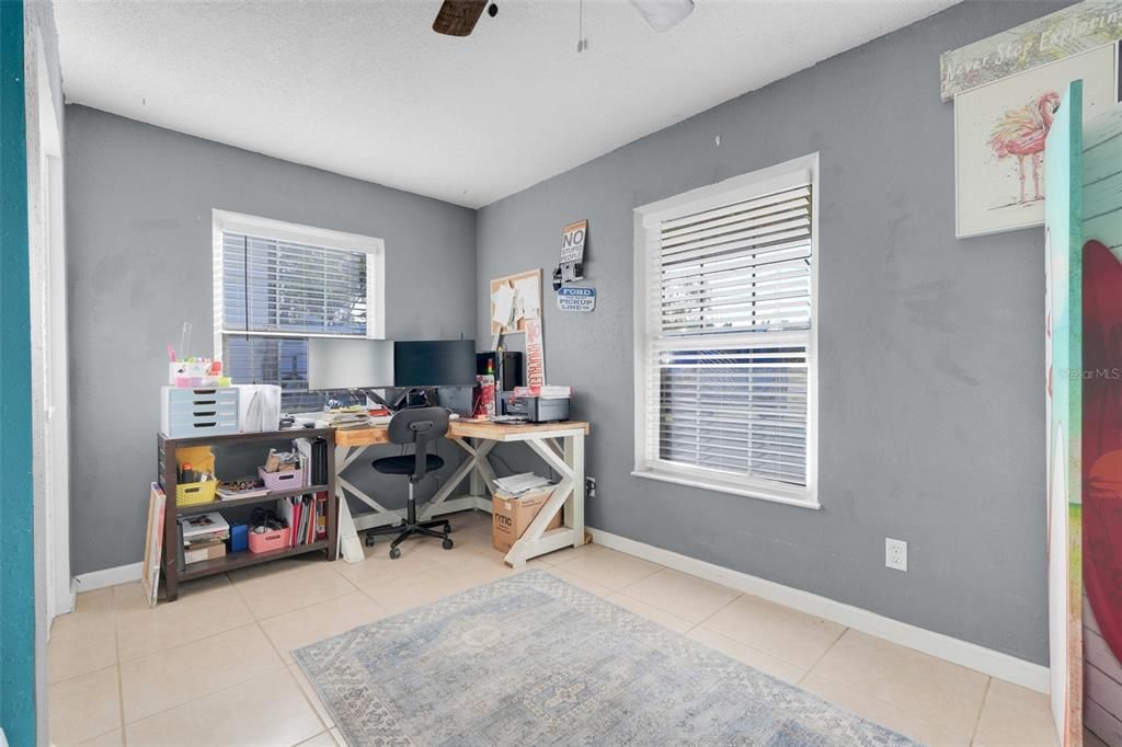 For Sale: $650,000 (6 beds, 3 baths, 3164 Square Feet)