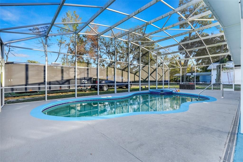 For Sale: $650,000 (6 beds, 3 baths, 3164 Square Feet)