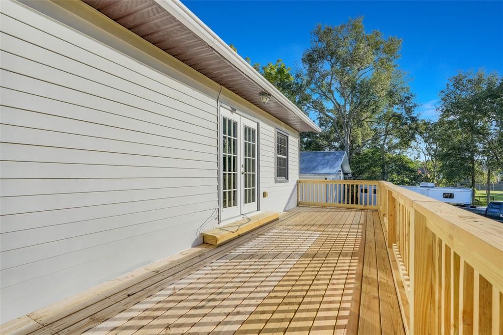 For Sale: $650,000 (6 beds, 3 baths, 3164 Square Feet)