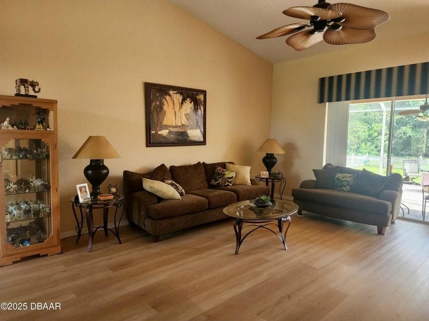 En Venta: $525,000 (3 camas, 2 baños, 2059 Pies cuadrados)