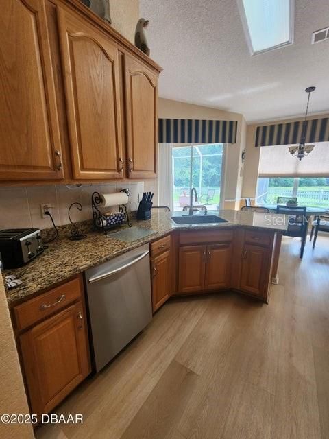 En Venta: $525,000 (3 camas, 2 baños, 2059 Pies cuadrados)