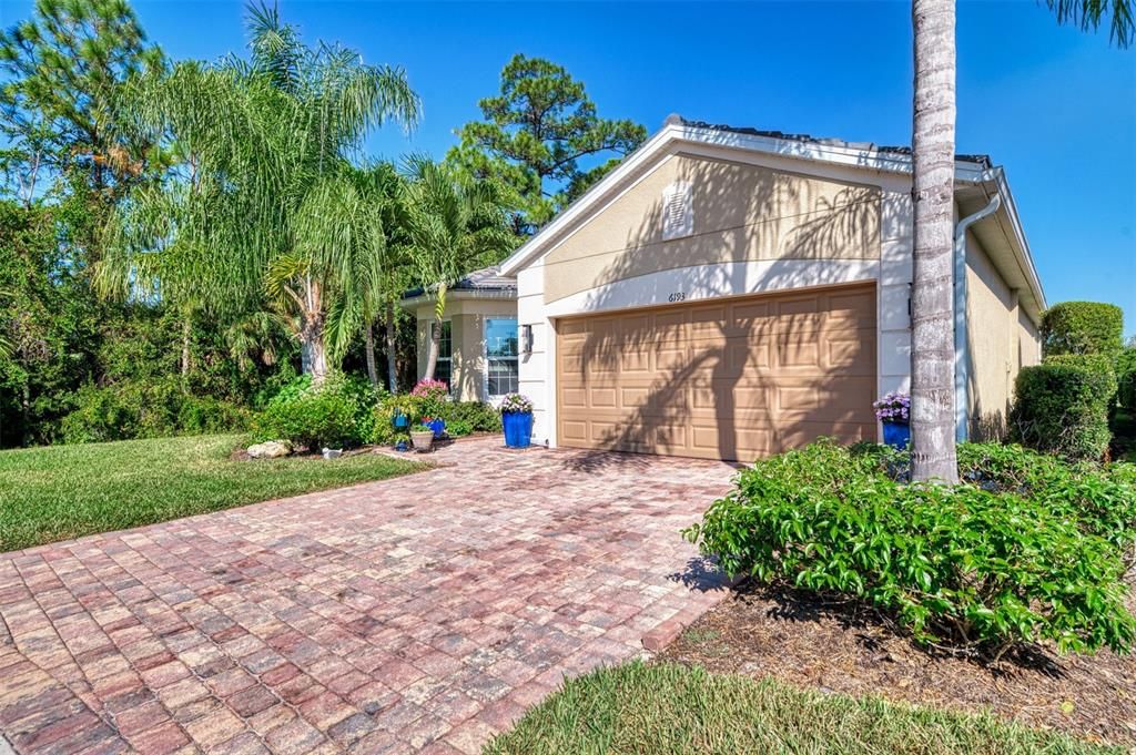 Active With Contract: $674,900 (3 beds, 2 baths, 1907 Square Feet)