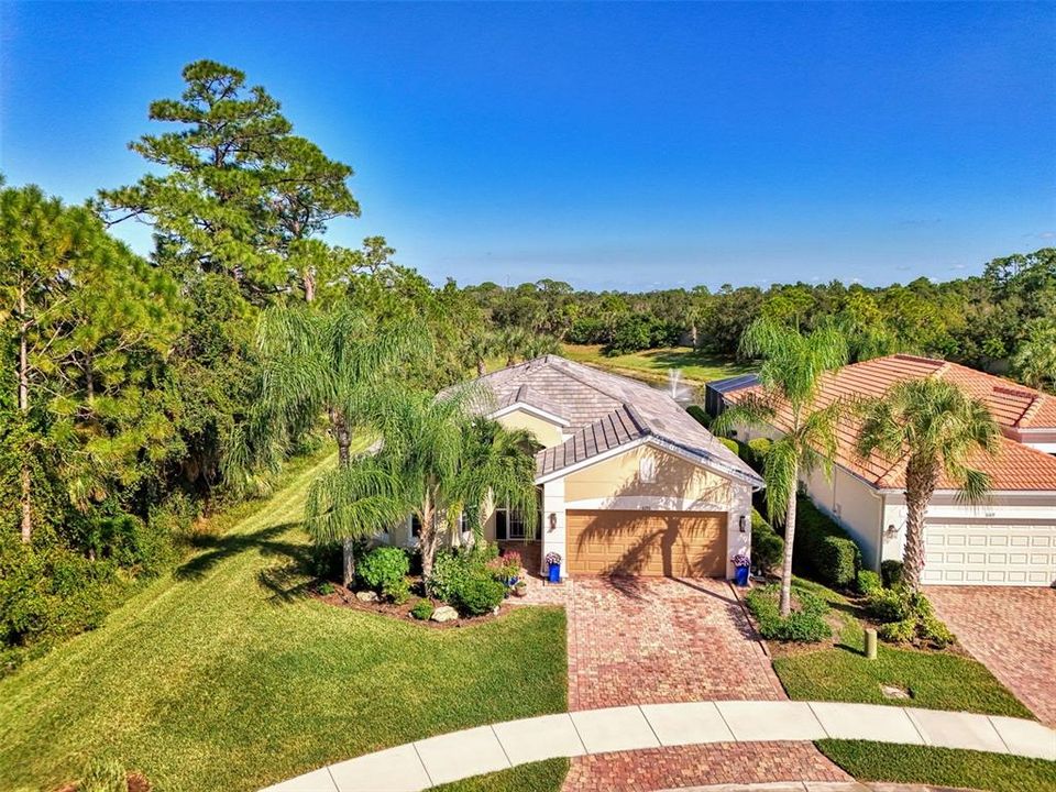 Active With Contract: $674,900 (3 beds, 2 baths, 1907 Square Feet)