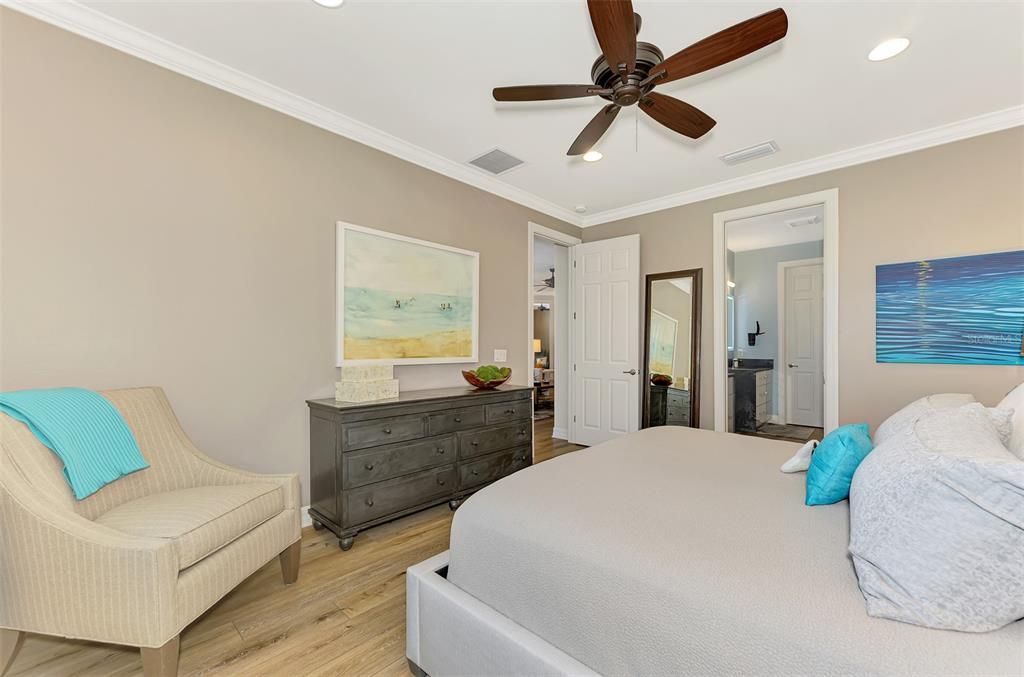 Active With Contract: $674,900 (3 beds, 2 baths, 1907 Square Feet)