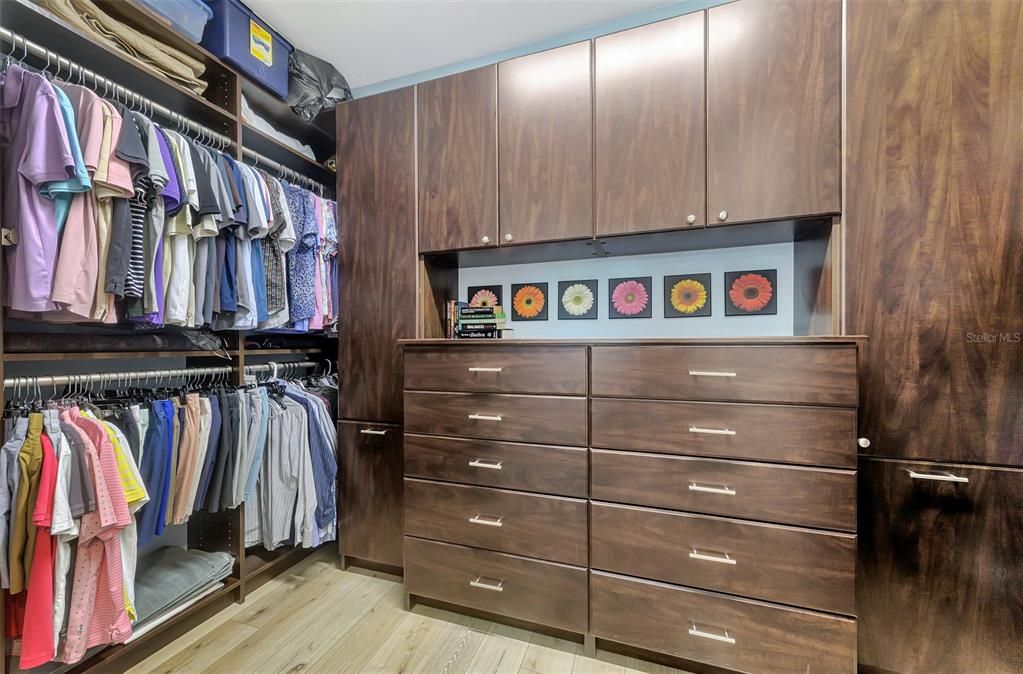 Active With Contract: $674,900 (3 beds, 2 baths, 1907 Square Feet)