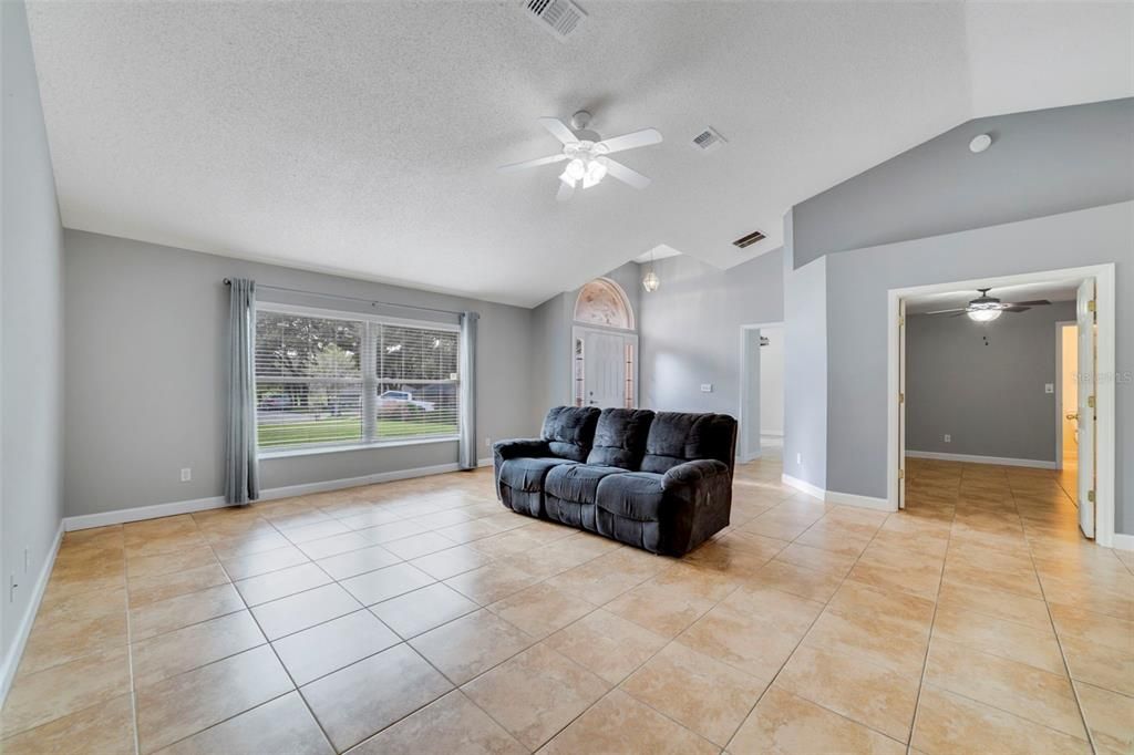 На продажу: $400,000 (3 спален, 2 ванн, 1870 Квадратных фут)