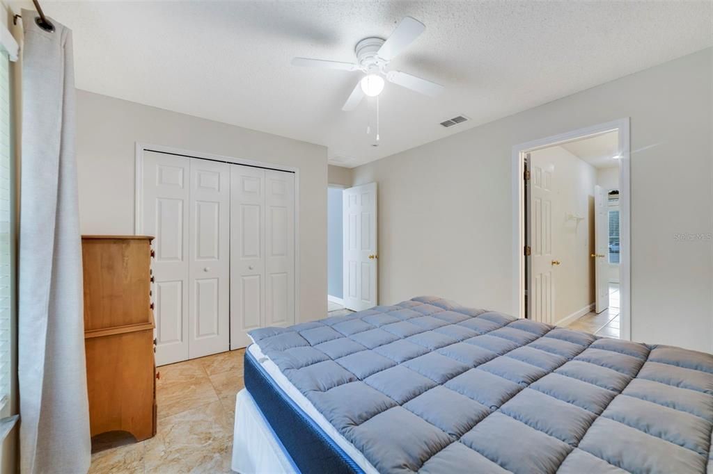 На продажу: $400,000 (3 спален, 2 ванн, 1870 Квадратных фут)