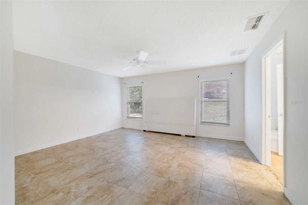 На продажу: $400,000 (3 спален, 2 ванн, 1870 Квадратных фут)