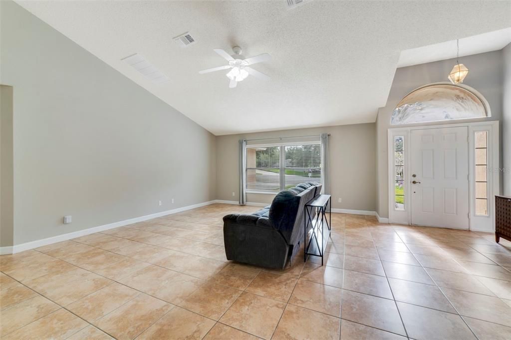 На продажу: $400,000 (3 спален, 2 ванн, 1870 Квадратных фут)