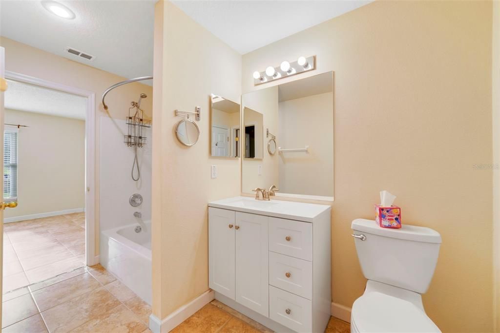 На продажу: $400,000 (3 спален, 2 ванн, 1870 Квадратных фут)