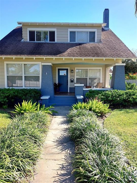 For Rent: $5,200 (4 beds, 3 baths, 2434 Square Feet)