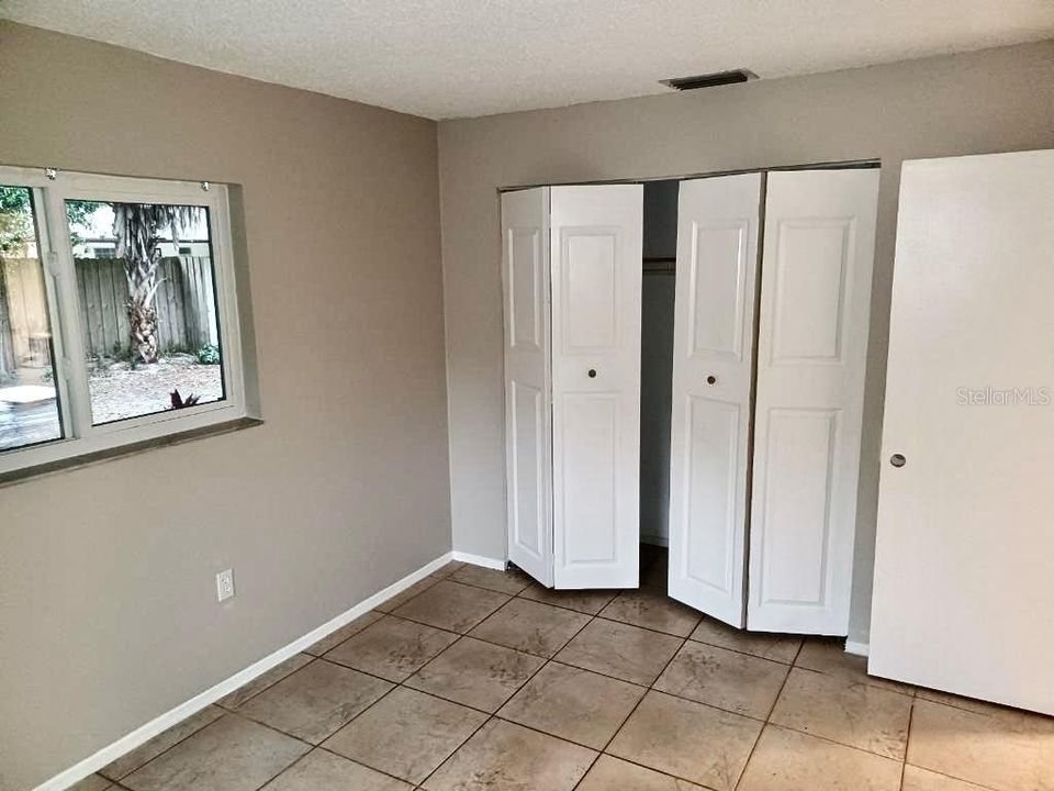 合同活跃: $535,000 (6 贝兹, 3 浴室, 2728 平方英尺)