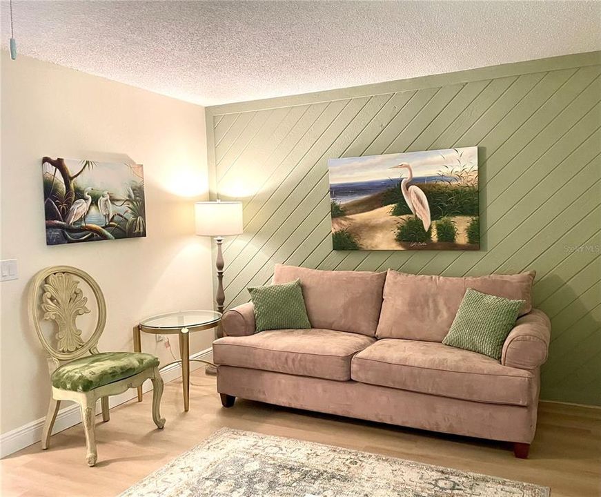 合同活跃: $535,000 (6 贝兹, 3 浴室, 2728 平方英尺)