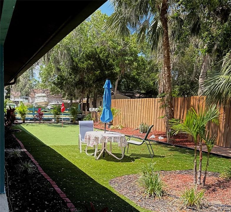 合同活跃: $535,000 (6 贝兹, 3 浴室, 2728 平方英尺)