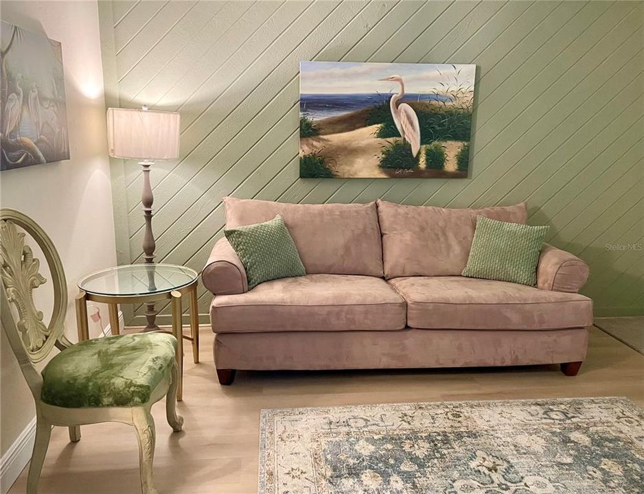 合同活跃: $535,000 (6 贝兹, 3 浴室, 2728 平方英尺)