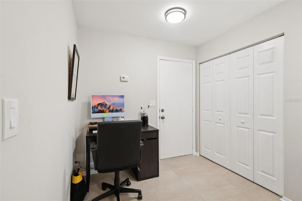 待售: $245,000 (2 贝兹, 2 浴室, 1012 平方英尺)