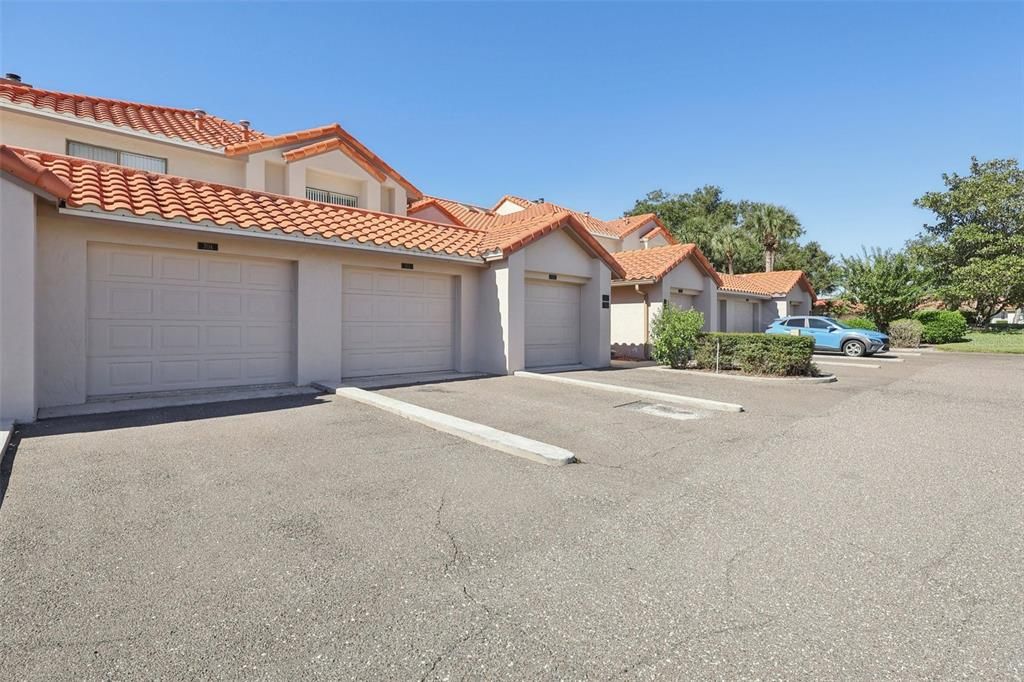 待售: $245,000 (2 贝兹, 2 浴室, 1012 平方英尺)