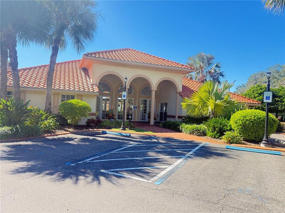 待售: $245,000 (2 贝兹, 2 浴室, 1012 平方英尺)