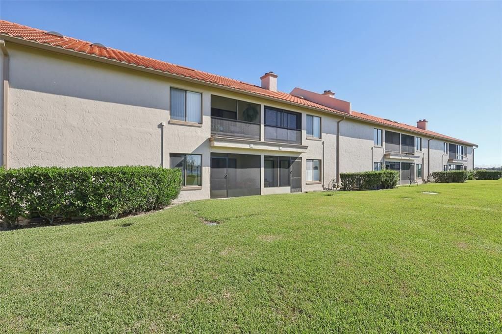 待售: $245,000 (2 贝兹, 2 浴室, 1012 平方英尺)